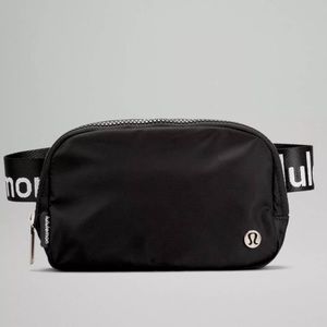 NWT Lululemon Athletica Black Everywhere Belt Bag logo strap